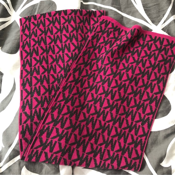 Michael Kors Scarf‎ excellent condition - Picture 1 of 5
